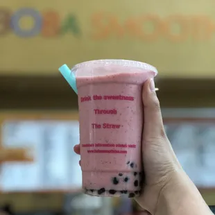 strawberry banana smoothie with boba