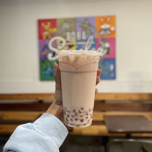 ig: @whatsviveating  |  berry horchata with brown sugar crystal boba