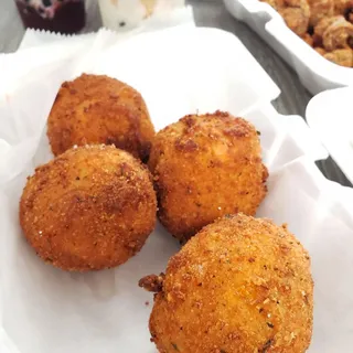 Fried Mac n Cheese Balls