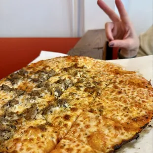 12" TAVERN PIZZA 12"