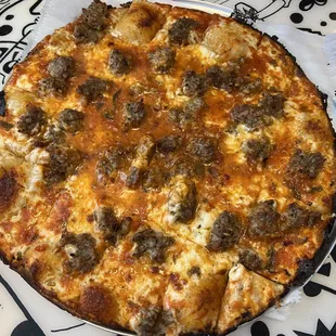 Tavern-style pizza (cheese and sausage)