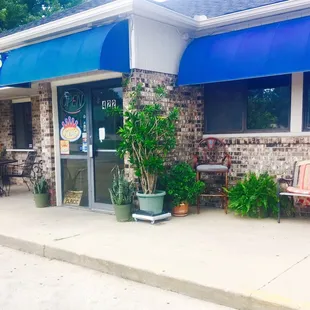 the front of the restaurant