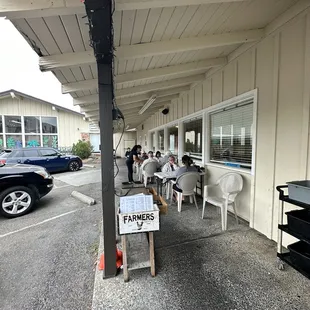 Outdoor seating/dining