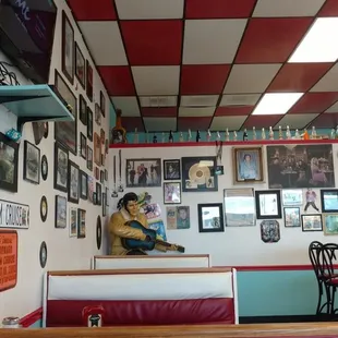 the interior of bobby gee&apos;s diner