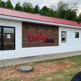 ramen and noodles, outside