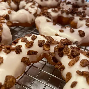 food, dough desserts, donuts