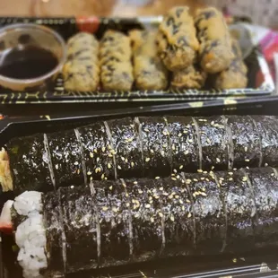 Kimpap and seaweed rolls