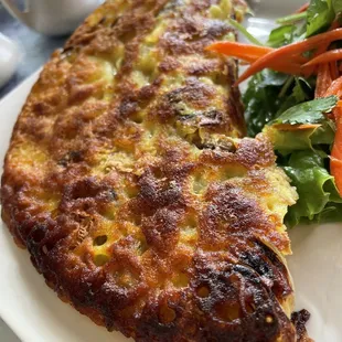 Crispy Rice Crepe (vegetarian- with tofu and mushrooms)