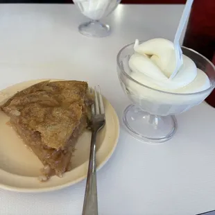 Apple pie and satin freeze