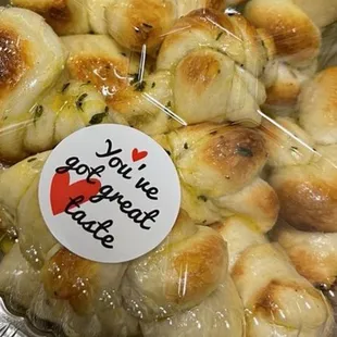 Garlic knots