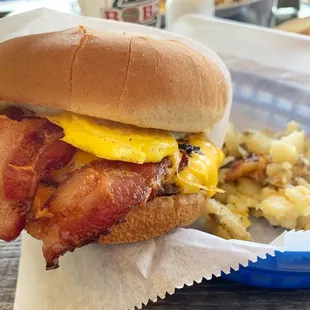 Brunch burger. No tomato, lettuce, or mustard. Add grilled onions. Yes yes.