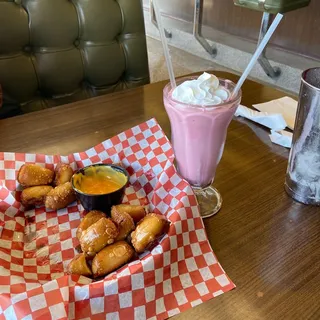 Strawberry Classic Shake