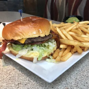 Bacon burger with a side of guacamole