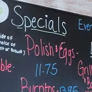 I wonder if the &quot;Polish and Eggs&quot; comes with a full manicure and fill?