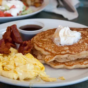 Peach Cinnamon Pancakes with Eggs and Bacon