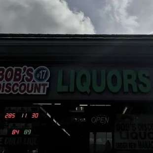 Bobs Discount Liquors 17
