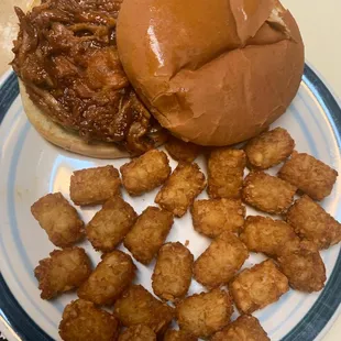 Pulled pork sandwich