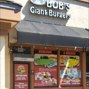Bob&apos;s Giant Burger storefront.