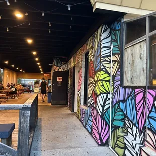 the outside of a restaurant