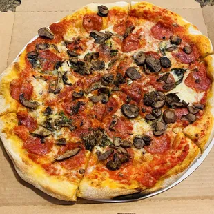 Bob&apos;s Pepperoni Pizza with mushroom