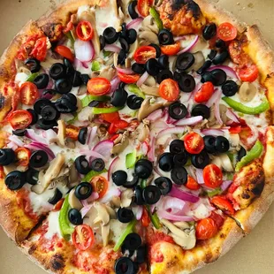 Medium Vegetarian Pizza!