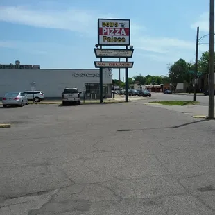 Lunch! Yummy Best pizza in Detroit.  Best place for carry out