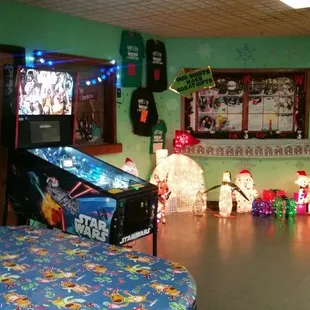 The Stars War pin ball machine!