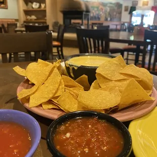 Chips &amp; queso