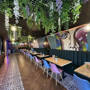 sushi and sashimi, interior