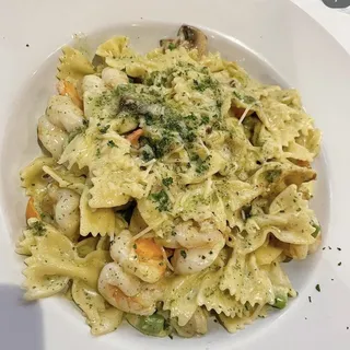 Pasta Alfredo Pesto