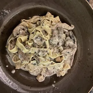 Fettuccine con funghi e crema di tartufo