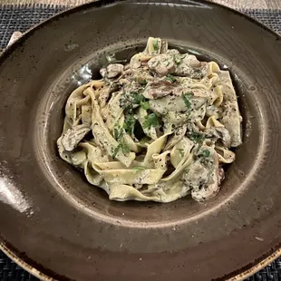 Fettuccine con funghi e crema di tartufo