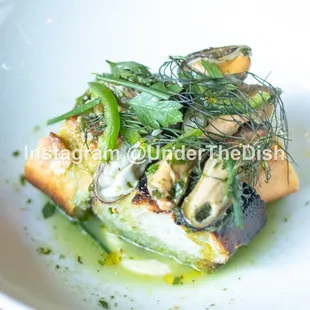 Marinated Mussels with Aioli, Cucumber Brodo &amp; Drunken Bruschetta