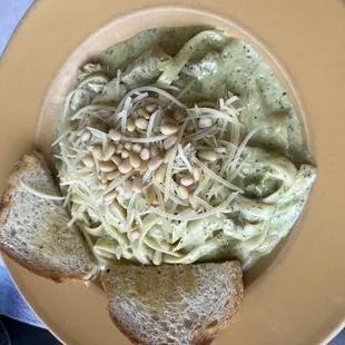 Chicken Fettuccini Pesto e Pollo