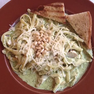 Fettuccini Pesto e Pollo