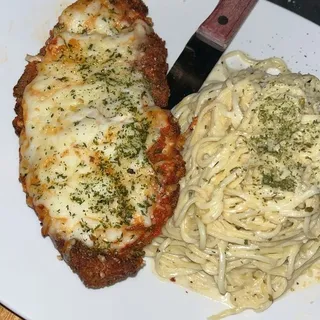 POLLO PARMIGIANA*