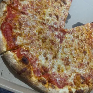 Cheese pizza