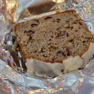 Hibiscus cake with lemon icing