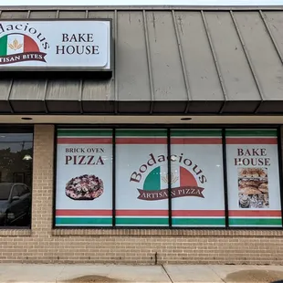 This is a storefront to the restaurant.  Photo taken May 12, 2022.