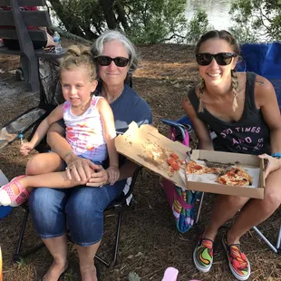 Bodacious Pizza at Food Truck Humps Days on the Great Bridge Waterways