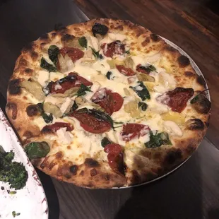 Chicken florentine pizza