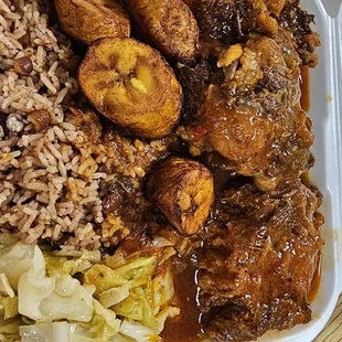 Large Oxtail with rice &amp; beans.