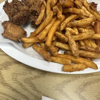 Chicken Wings with Fries