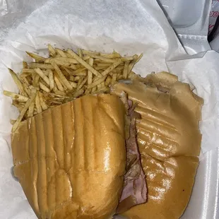 Cubano sándwich