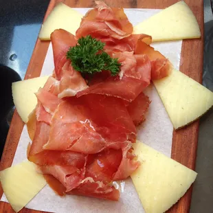 Jamón Serrano with Manchego Cheese (wish the cheese was cut thicker )