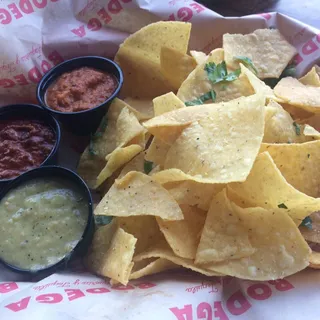 Chips & Salsa