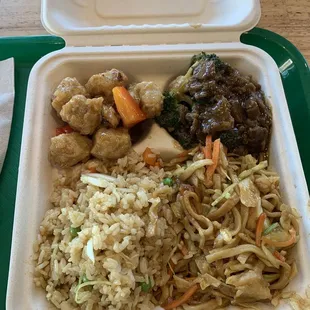 Lo mein, fried rice, orange chick&apos;n, beef and broccoli