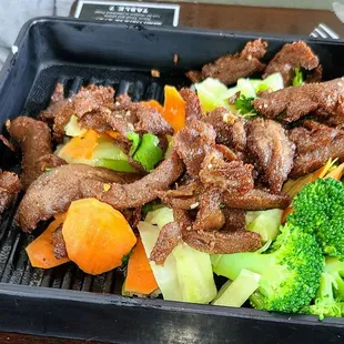 beef, broccoli and carrots