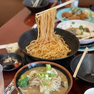 Crispy noodle, a limited time special dish. The presentation surprise me and the taste is very good.