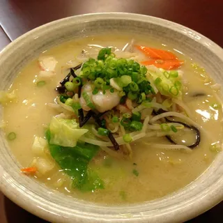 A8. Nagasaki-Style Ramen (Seafood Ramen)